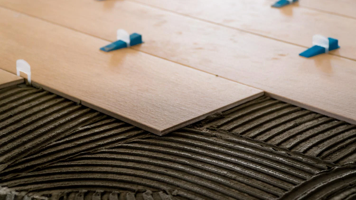 Professional-installation-floor-tiles